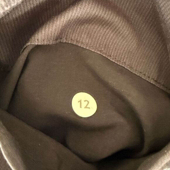 Lululemon Spring Breakaway Cuffed Shorts - Picture 11 of 11